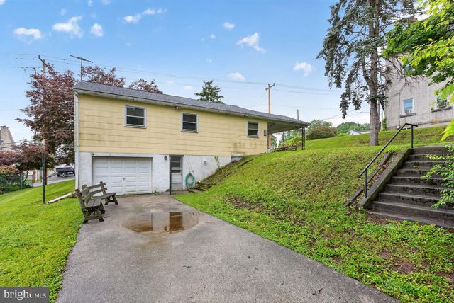 135 PIKELAND AVE, Spring City, PA 19475