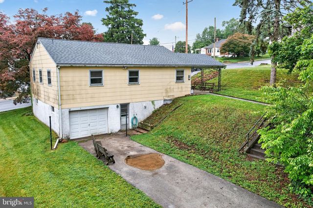 135 PIKELAND AVE, Spring City, PA 19475