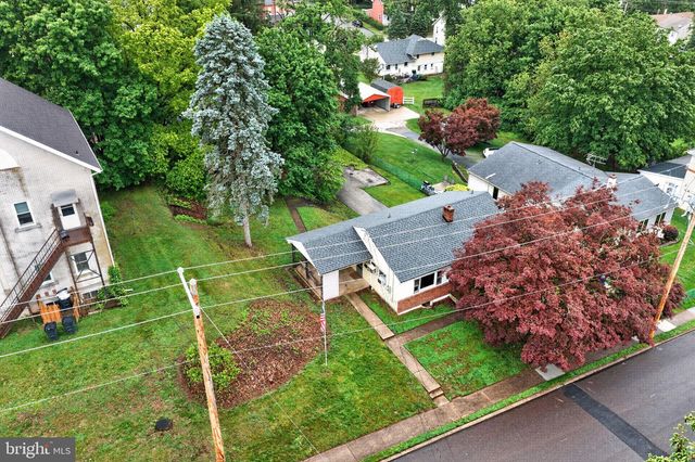 135 PIKELAND AVE, Spring City, PA 19475
