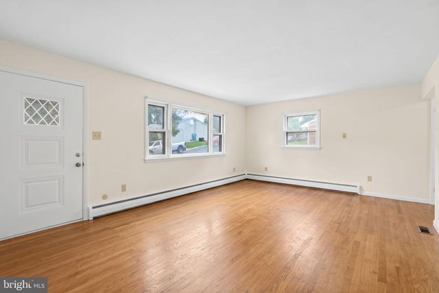135 PIKELAND AVE, Spring City, PA 19475