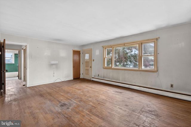 135 PIKELAND AVE, Spring City, PA 19475