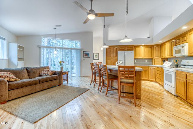 3271 NW Melville Drive, Bend, OR 97703