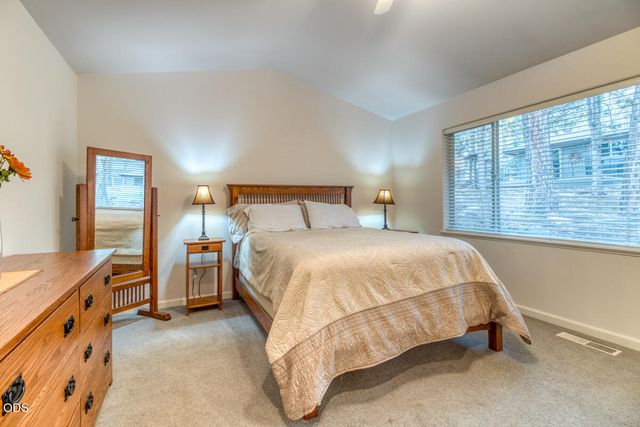 3271 NW Melville Drive, Bend, OR 97703