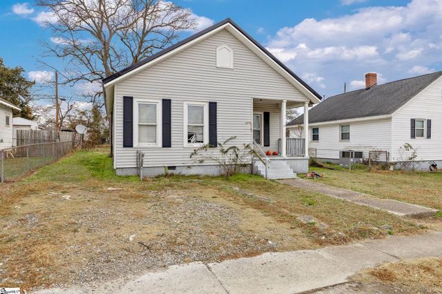 25 Peachtree Street, Clinton, SC 29325