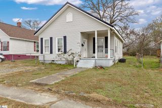 25 Peachtree Street, Clinton, SC 29325