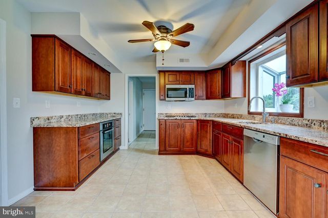 8 BRADFORD CT, Princeton Junction, NJ 08550