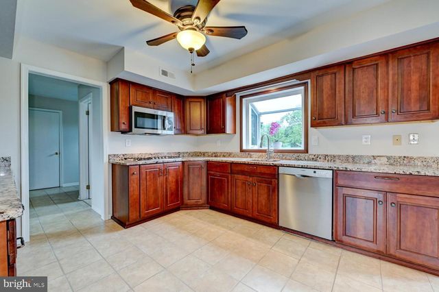 8 BRADFORD CT, Princeton Junction, NJ 08550