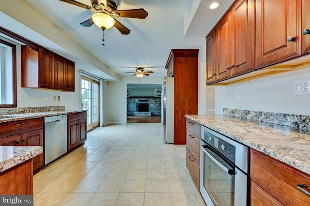 8 BRADFORD CT, Princeton Junction, NJ 08550