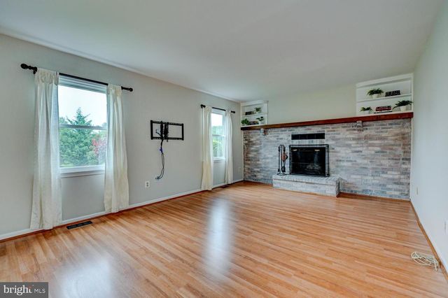 8 BRADFORD CT, Princeton Junction, NJ 08550