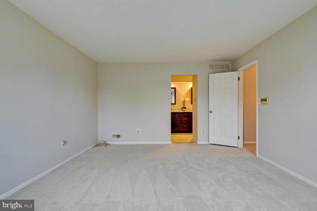 8 BRADFORD CT, Princeton Junction, NJ 08550