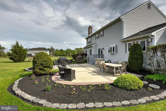 8 BRADFORD CT, Princeton Junction, NJ 08550