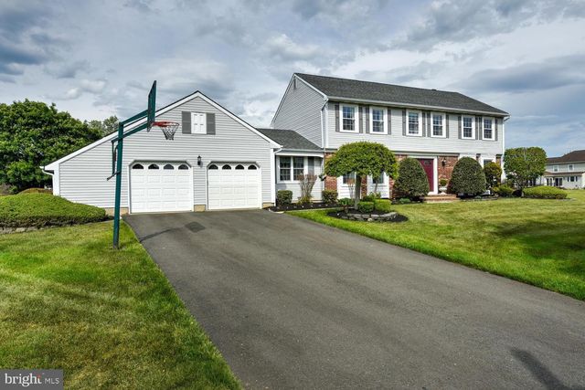 8 BRADFORD CT, Princeton Junction, NJ 08550