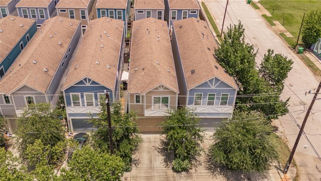 3235 Cline Street, Houston, TX 77020