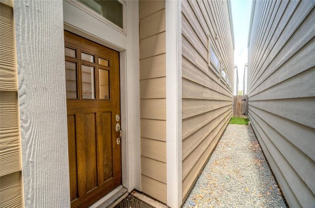 3235 Cline Street, Houston, TX 77020