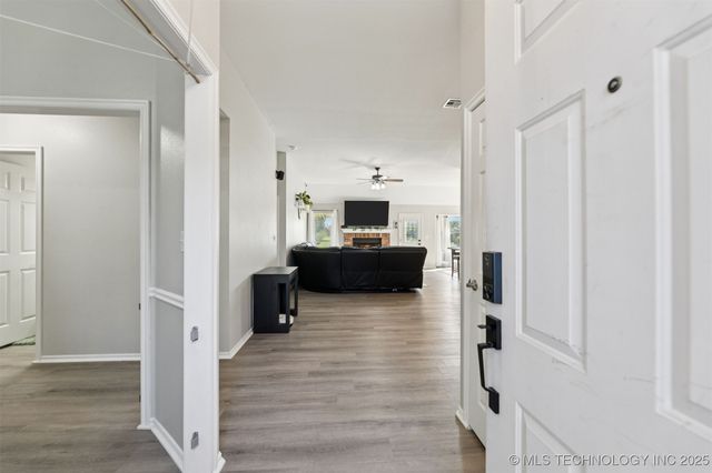 1205 S 133rd East Avenue, Tulsa, OK 74108