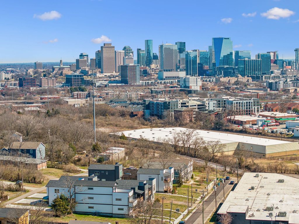 2320 Merry St, Nashville, TN 37208
