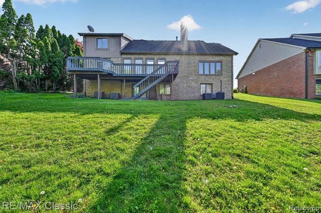 30779 Country Ridge Circle, Farmington Hills, MI 48331