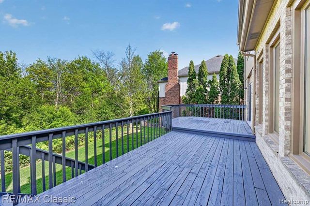 30779 Country Ridge Circle, Farmington Hills, MI 48331
