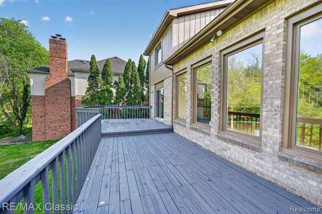 30779 Country Ridge Circle, Farmington Hills, MI 48331