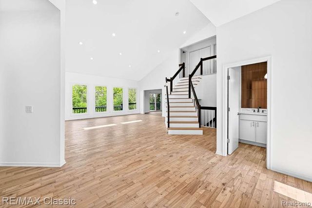 30779 Country Ridge Circle, Farmington Hills, MI 48331