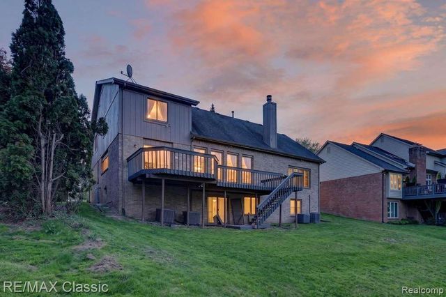 30779 Country Ridge Circle, Farmington Hills, MI 48331