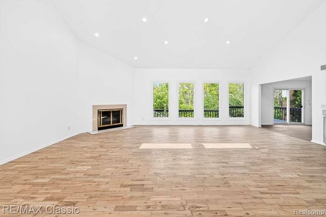 30779 Country Ridge Circle, Farmington Hills, MI 48331