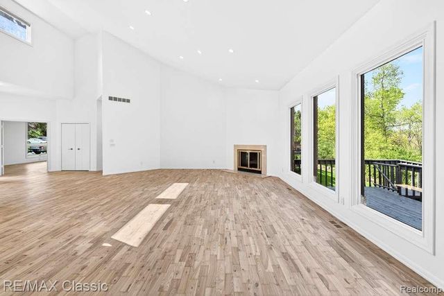 30779 Country Ridge Circle, Farmington Hills, MI 48331