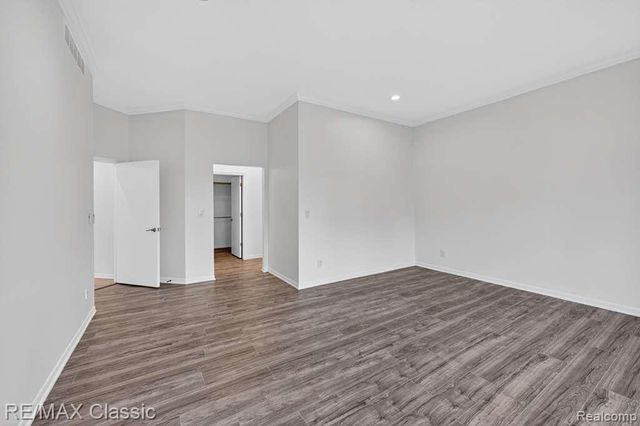 30779 Country Ridge Circle, Farmington Hills, MI 48331