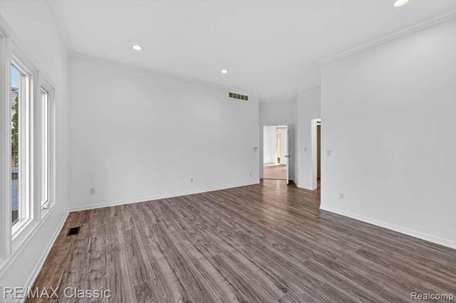 30779 Country Ridge Circle, Farmington Hills, MI 48331