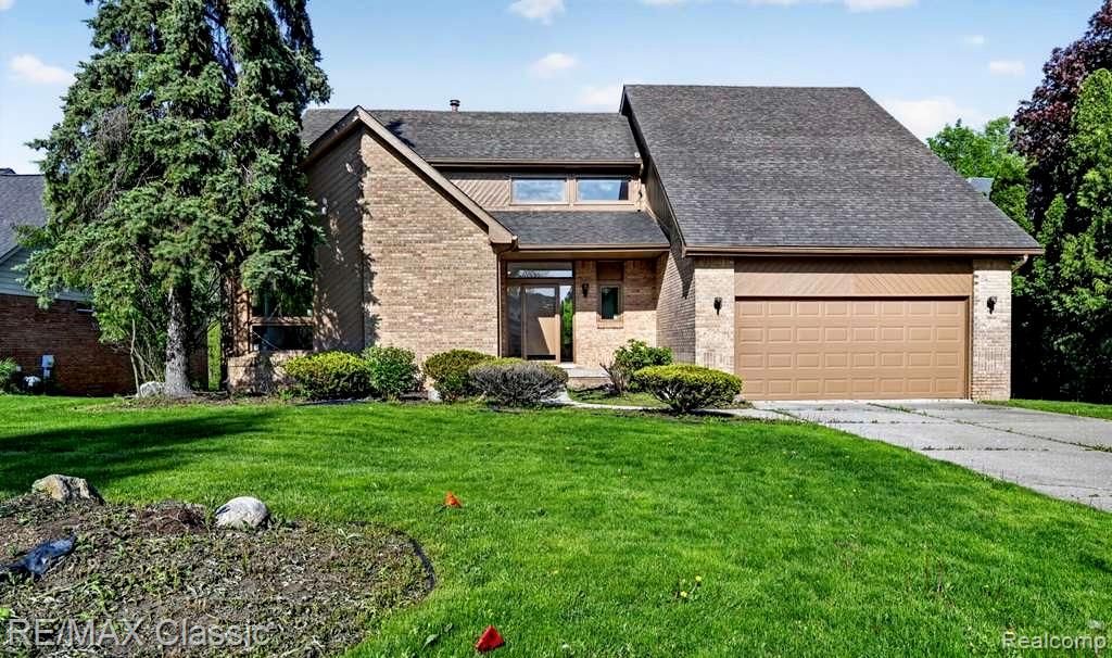 30779 Country Ridge Circle, Farmington Hills, MI 48331