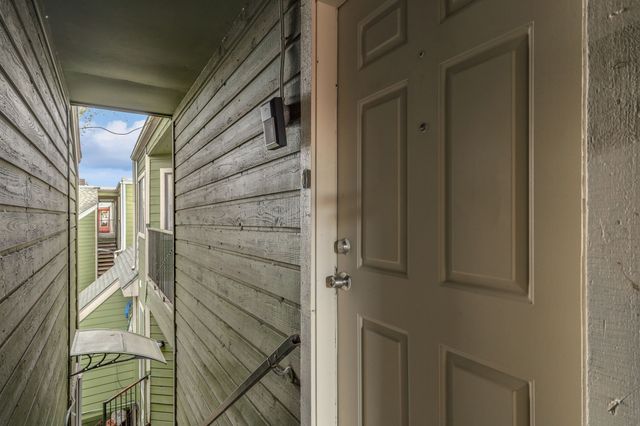 9823 Walnut Street 304, Dallas, TX 75243