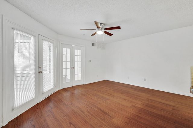 9823 Walnut Street 304, Dallas, TX 75243