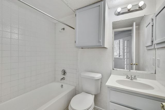 9823 Walnut Street 304, Dallas, TX 75243