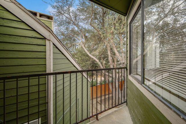 9823 Walnut Street 304, Dallas, TX 75243