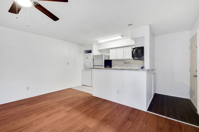 9823 Walnut Street 304, Dallas, TX 75243