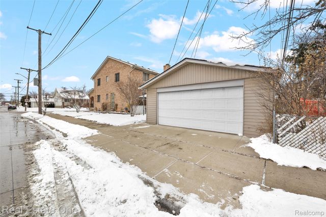 7000 Steadman Street, Dearborn, MI 48126