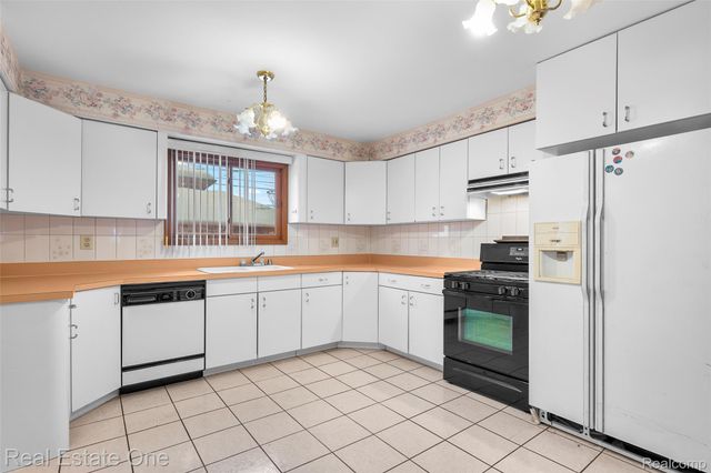 7000 Steadman Street, Dearborn, MI 48126