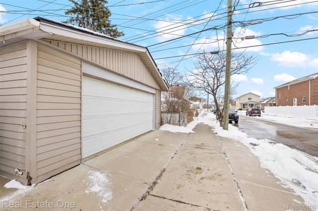 7000 Steadman Street, Dearborn, MI 48126