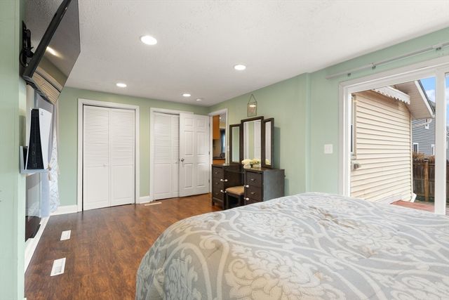 64 Bradstreet Ave, Lowell, MA 01851