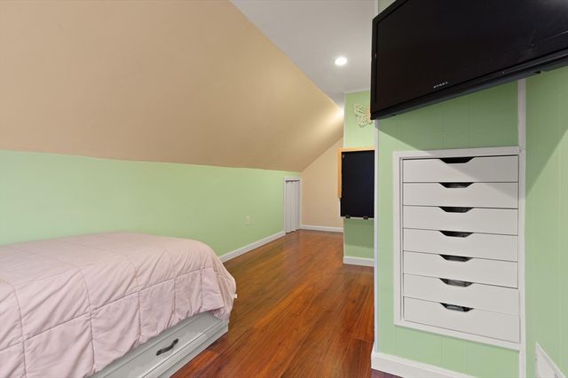 64 Bradstreet Ave, Lowell, MA 01851