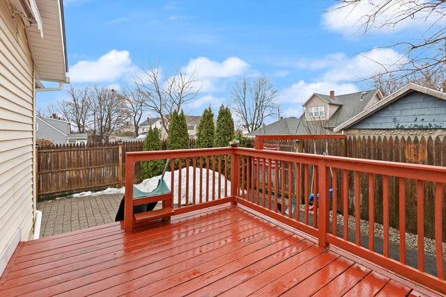 64 Bradstreet Ave, Lowell, MA 01851