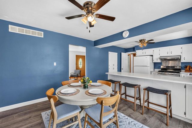1616 S 167TH STREET, New Berlin, WI 53151