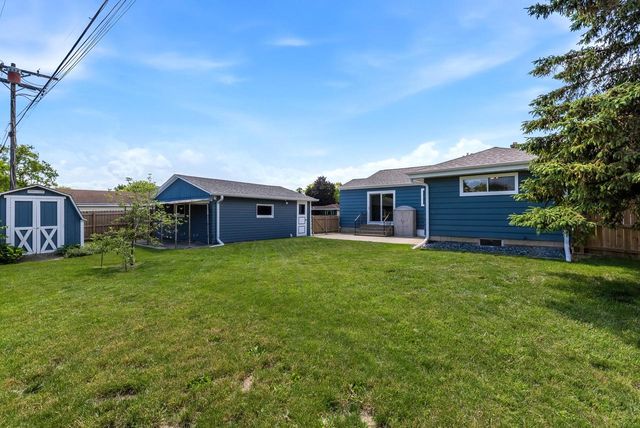 1616 S 167TH STREET, New Berlin, WI 53151