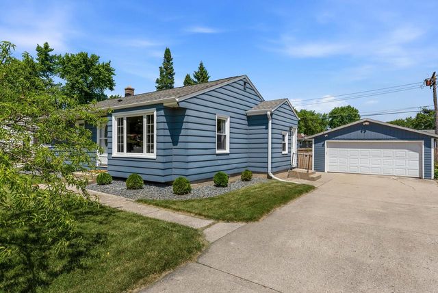 1616 S 167TH STREET, New Berlin, WI 53151
