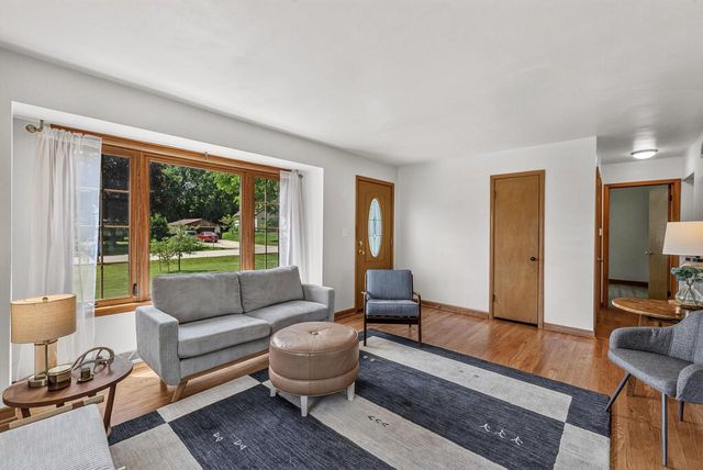 1616 S 167TH STREET, New Berlin, WI 53151