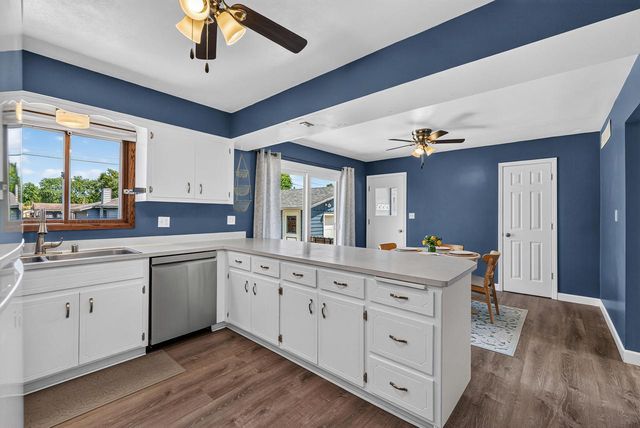 1616 S 167TH STREET, New Berlin, WI 53151