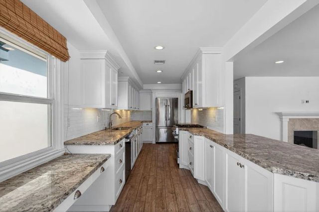 2137 Channel, Newport Beach, CA 92661