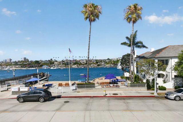 2137 Channel, Newport Beach, CA 92661