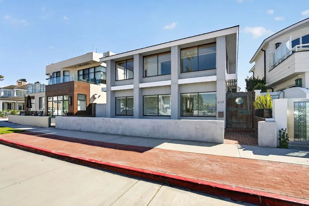 2137 Channel, Newport Beach, CA 92661