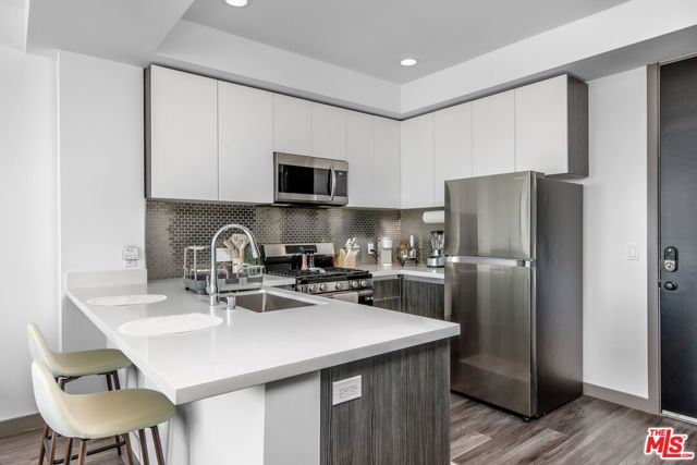 3617 Venice Boulevard, Los Angeles, CA 90019